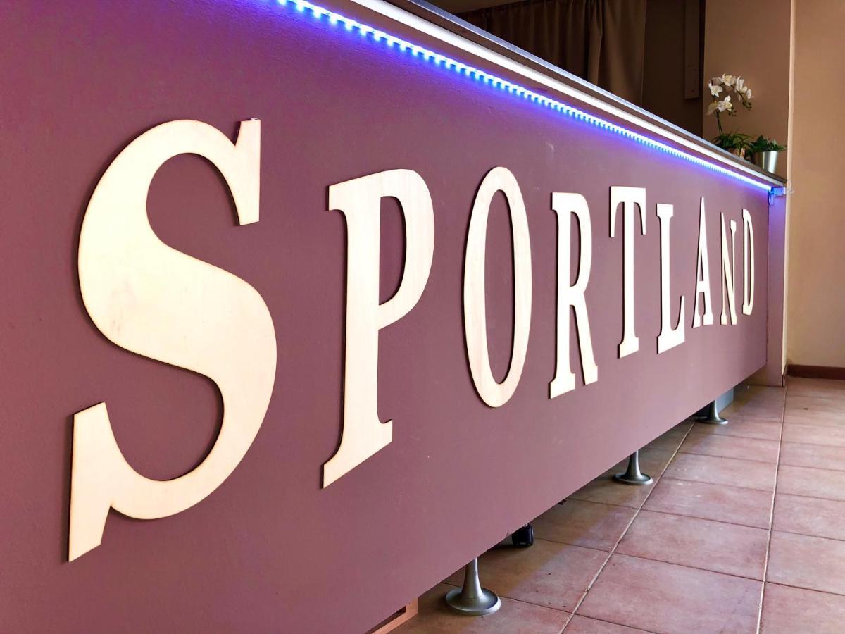 ホテル Sportland コッレ・ヴァル・デルザ エクステリア 写真